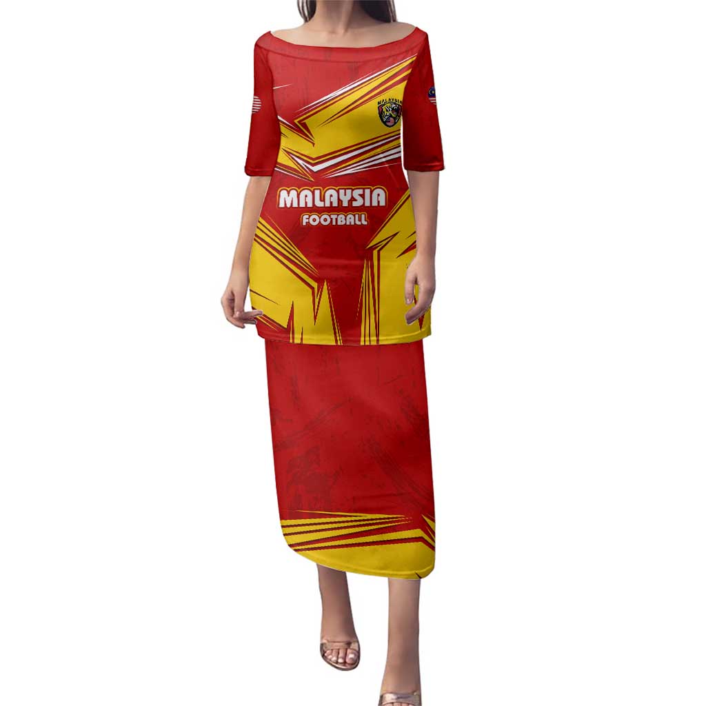 Malaysia Football Family Matching Puletasi and Hawaiian Shirt with Roaring Tiger and Red Yellow National Colors