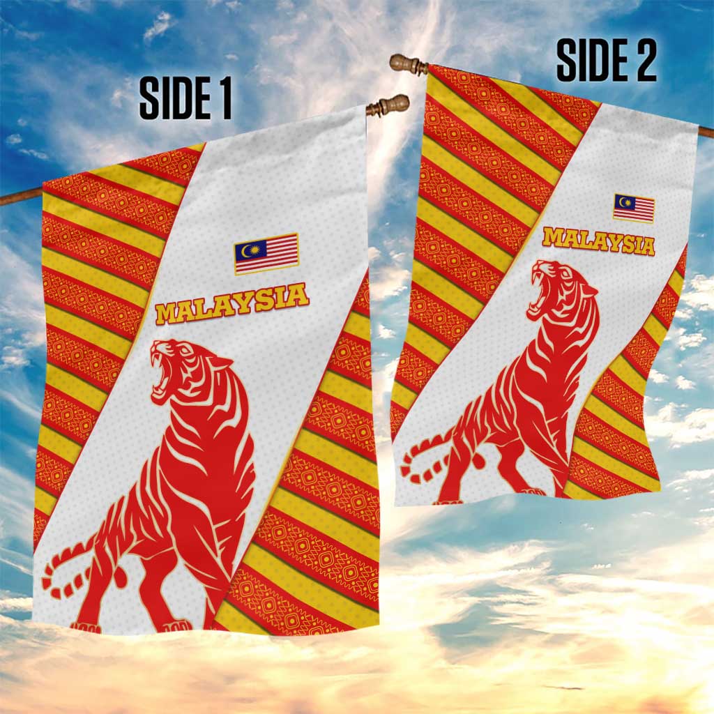 Malaysia National Crest Garden Flag with Red Tiger and Traditional Batik Yellow White
