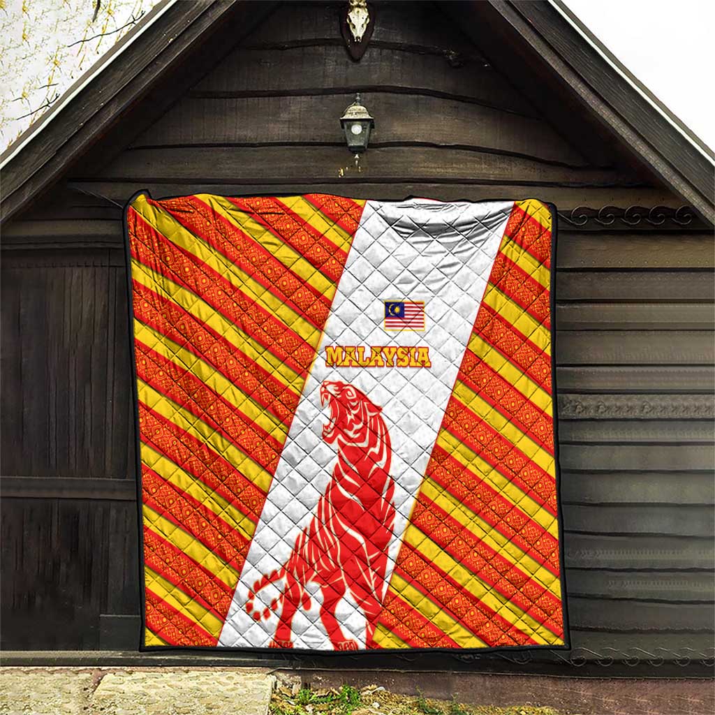 Malaysia National Crest Quilt with Red Tiger and Traditional Batik Yellow White