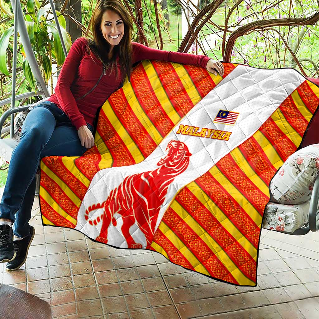 Malaysia National Crest Quilt with Red Tiger and Traditional Batik Yellow White