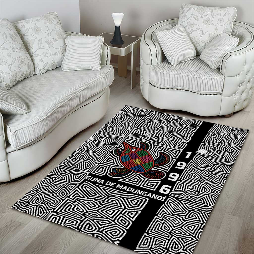 Indigenous Regions of Panama Guna de Madungandí Area Rug with Colorful Turtle and Black White Geometric Pattern - Wonder Print Shop