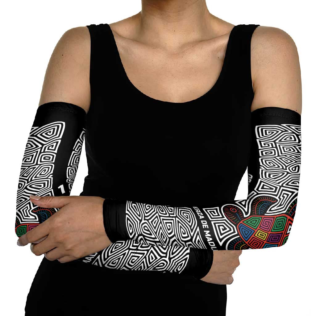 Indigenous Regions of Panama Guna de Madungandí Arm Sleeves with Colorful Turtle and Black White Geometric Pattern - Wonder Print Shop