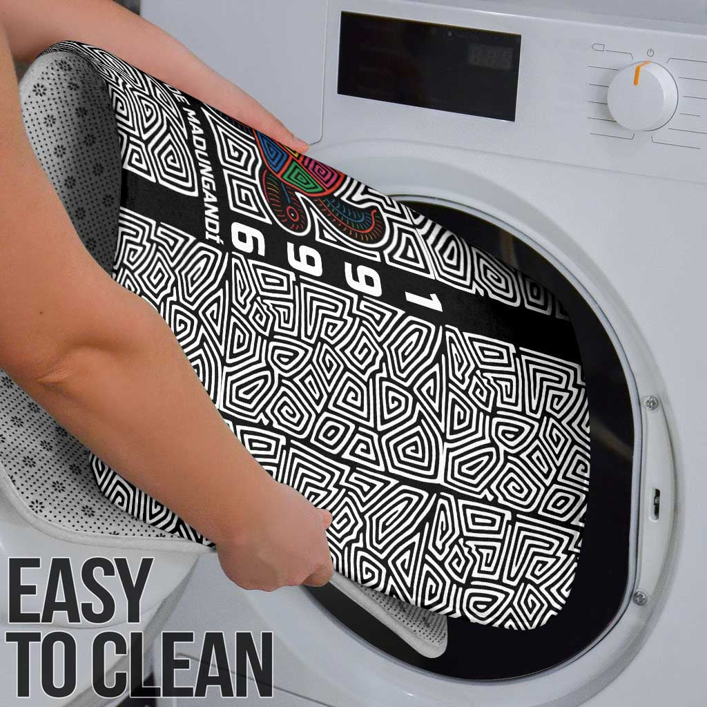 Indigenous Regions of Panama Guna de Madungandí Bathroom Set with Colorful Turtle and Black White Geometric Pattern - Wonder Print Shop