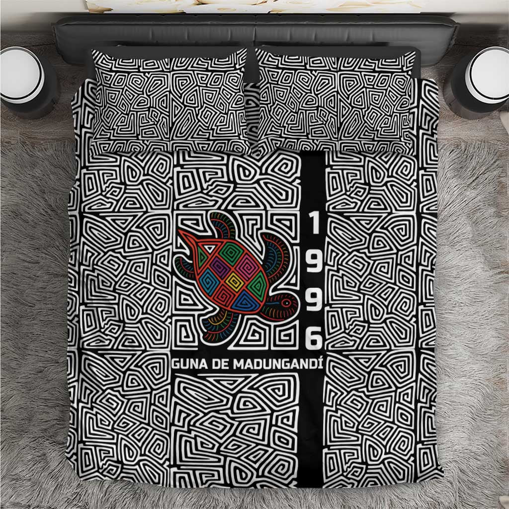Indigenous Regions of Panama Guna de Madungandí Bedding Set with Colorful Turtle and Black White Geometric Pattern - Wonder Print Shop