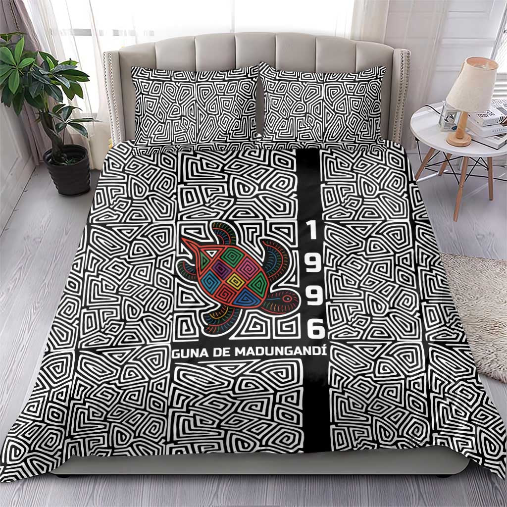 Indigenous Regions of Panama Guna de Madungandí Bedding Set with Colorful Turtle and Black White Geometric Pattern - Wonder Print Shop