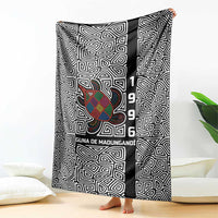 Indigenous Regions of Panama Guna de Madungandí Blanket with Colorful Turtle and Black White Geometric Pattern - Wonder Print Shop