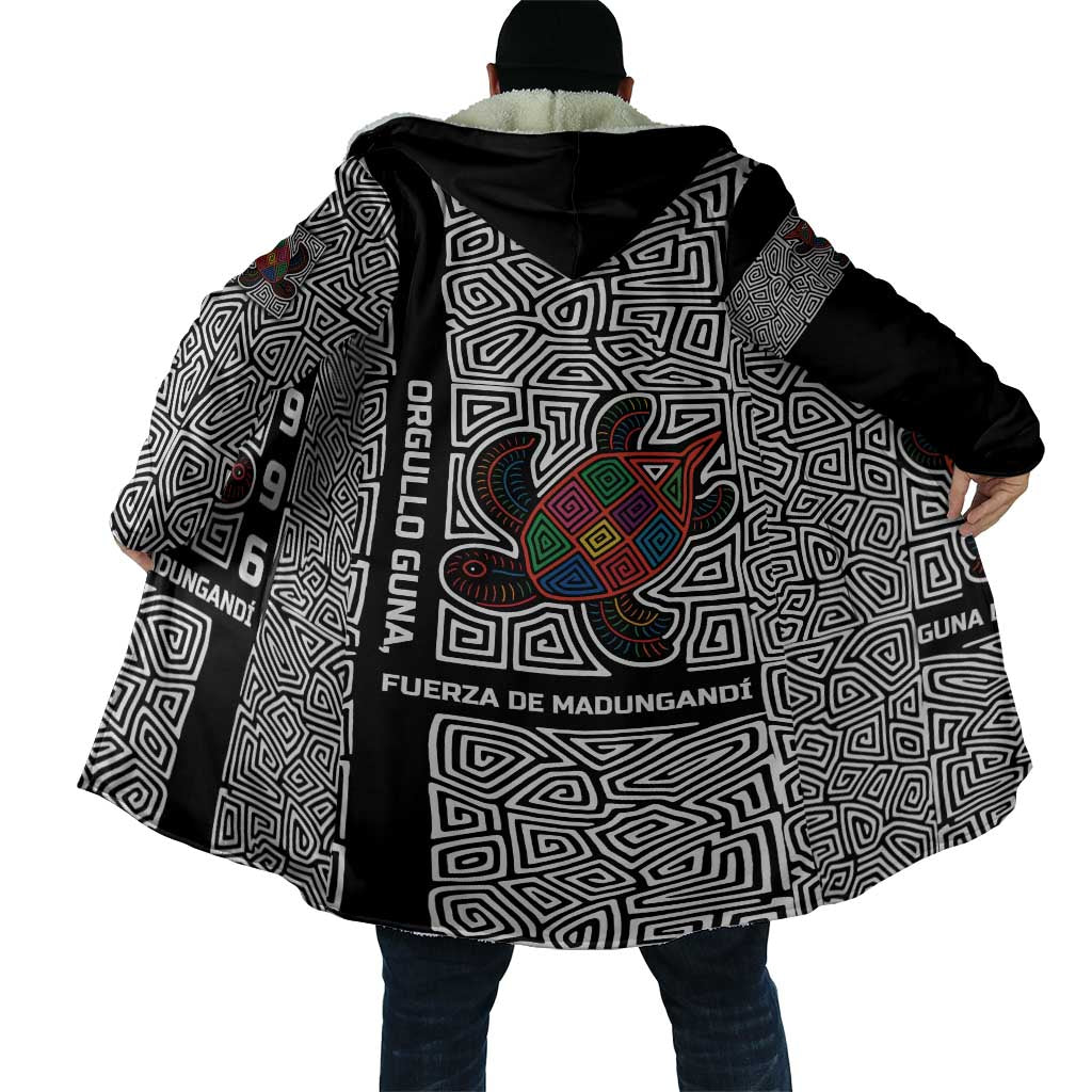 Indigenous Regions of Panama Guna de Madungandí Cloak with Colorful Turtle and Black White Geometric Pattern - Wonder Print Shop