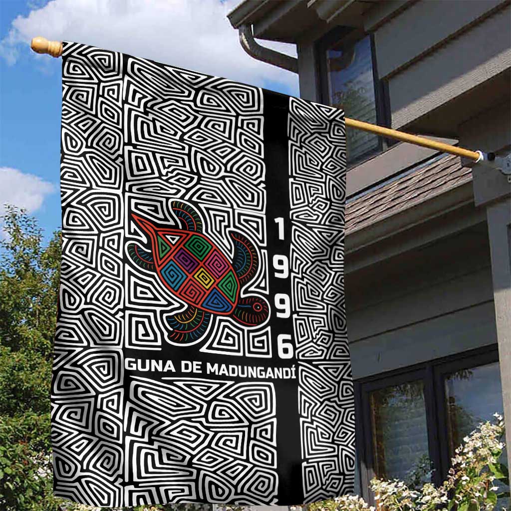 Indigenous Regions of Panama Guna de Madungandí Garden Flag with Colorful Turtle and Black White Geometric Pattern - Wonder Print Shop