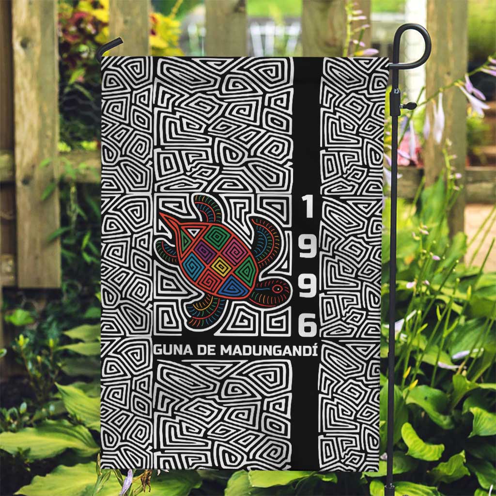 Indigenous Regions of Panama Guna de Madungandí Garden Flag with Colorful Turtle and Black White Geometric Pattern - Wonder Print Shop