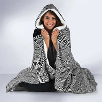 Indigenous Regions of Panama Guna de Madungandí Hooded Blanket with Colorful Turtle and Black White Geometric Pattern - Wonder Print Shop