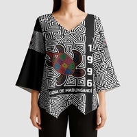 Indigenous Regions of Panama Guna de Madungandí Kimono Sleeve Blouse with Colorful Turtle and Black White Geometric Pattern - Wonder Print Shop