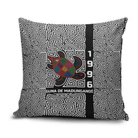 Indigenous Regions of Panama Guna de Madungandí Pillow Cover with Colorful Turtle and Black White Geometric Pattern - Wonder Print Shop