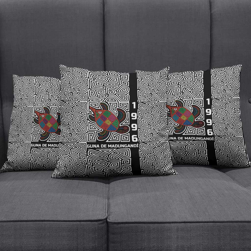 Indigenous Regions of Panama Guna de Madungandí Pillow Cover with Colorful Turtle and Black White Geometric Pattern - Wonder Print Shop