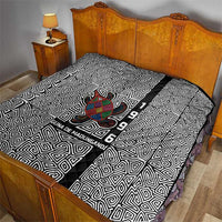 Indigenous Regions of Panama Guna de Madungandí Quilt with Colorful Turtle and Black White Geometric Pattern - Wonder Print Shop
