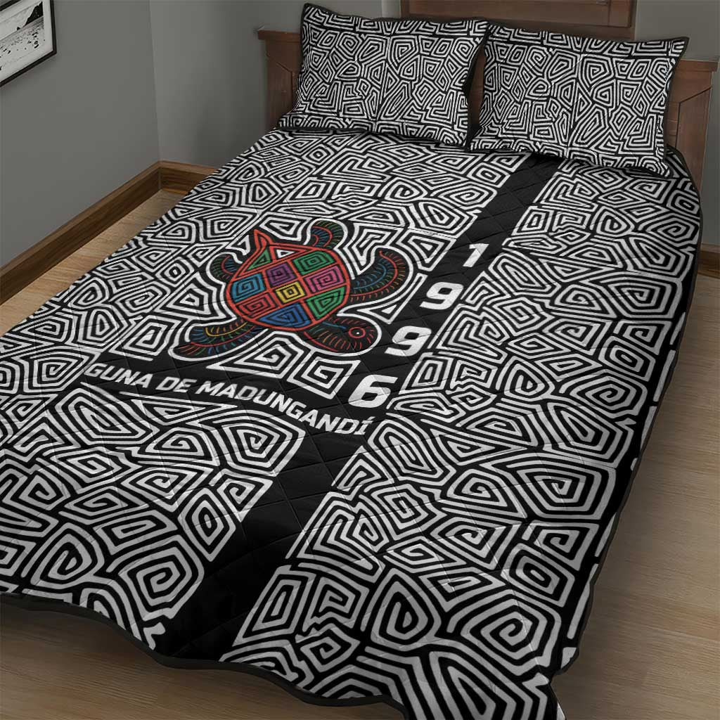 Indigenous Regions of Panama Guna de Madungandí Quilt Bed Set with Colorful Turtle and Black White Geometric Pattern - Wonder Print Shop