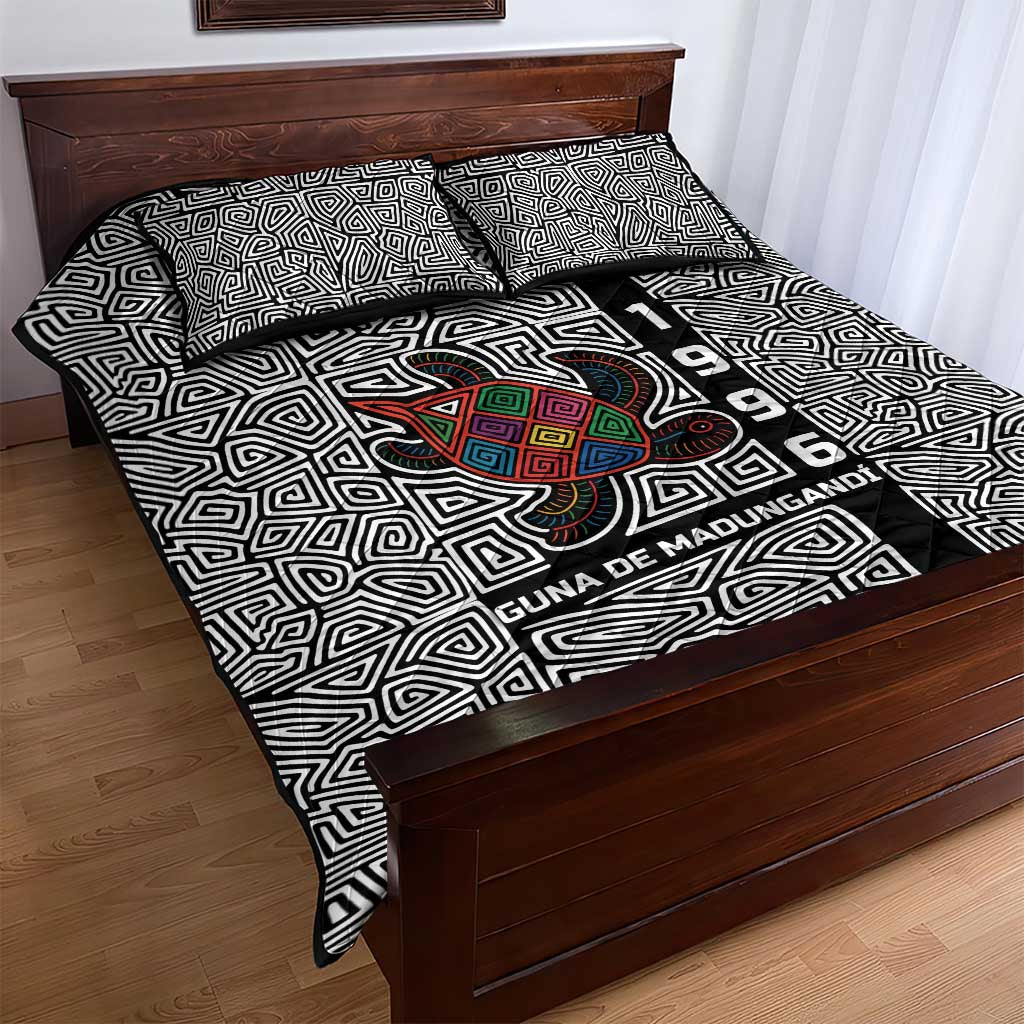 Indigenous Regions of Panama Guna de Madungandí Quilt Bed Set with Colorful Turtle and Black White Geometric Pattern - Wonder Print Shop