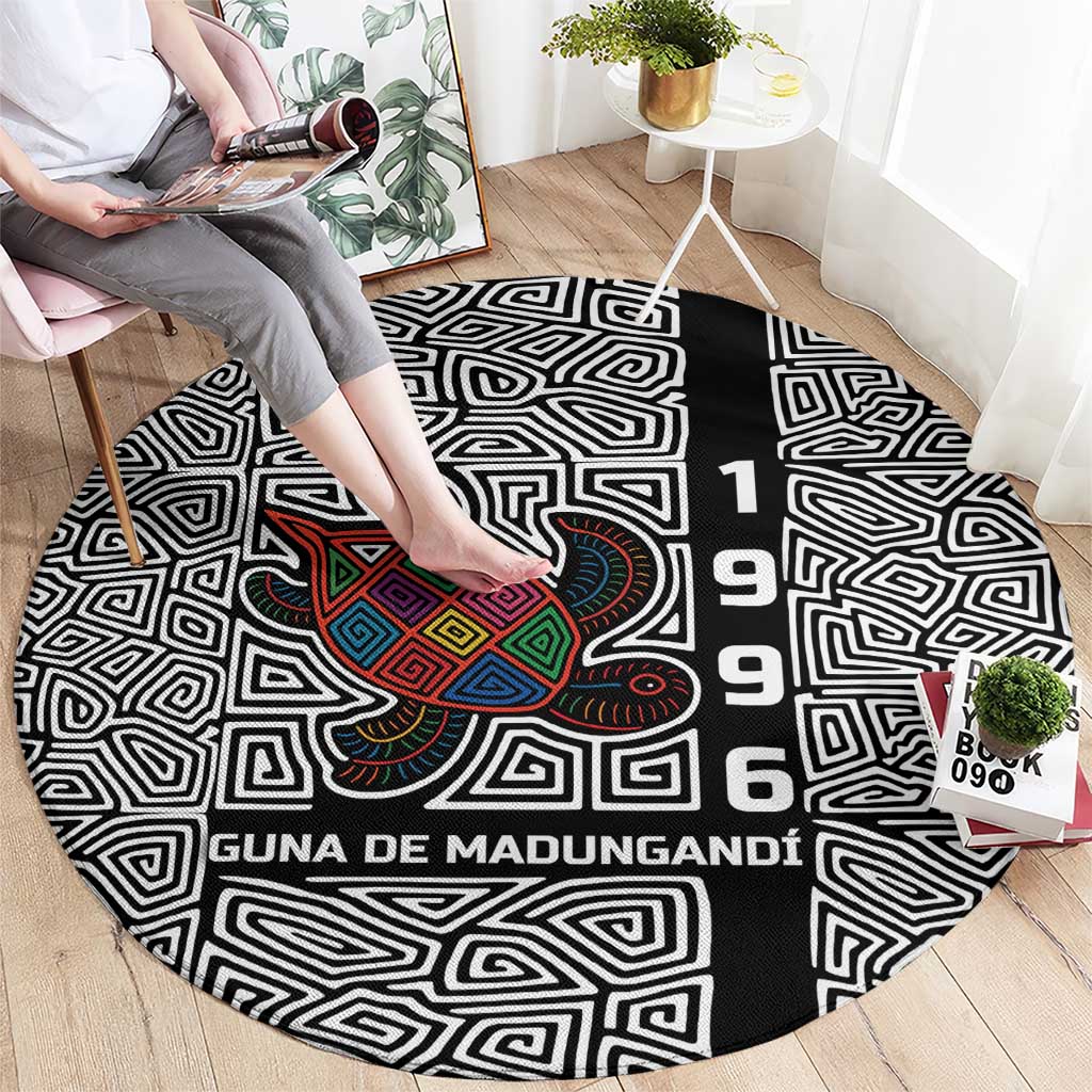 Indigenous Regions of Panama Guna de Madungandí Round Carpet with Colorful Turtle and Black White Geometric Pattern - Wonder Print Shop
