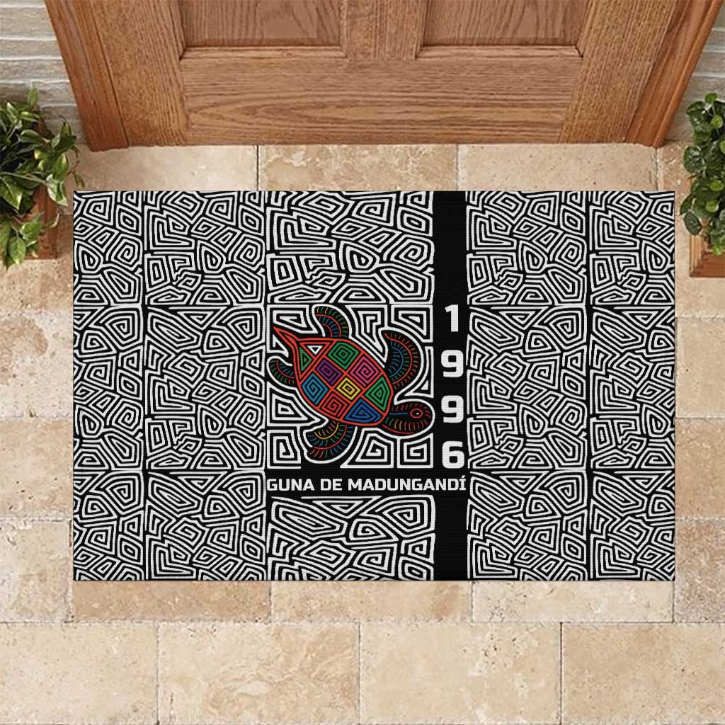 Indigenous Regions of Panama Guna de Madungandí Rubber Doormat with Colorful Turtle and Black White Geometric Pattern - Wonder Print Shop