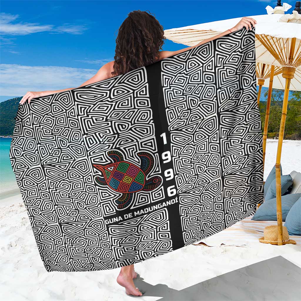 Indigenous Regions of Panama Guna de Madungandí Sarong with Colorful Turtle and Black White Geometric Pattern - Wonder Print Shop