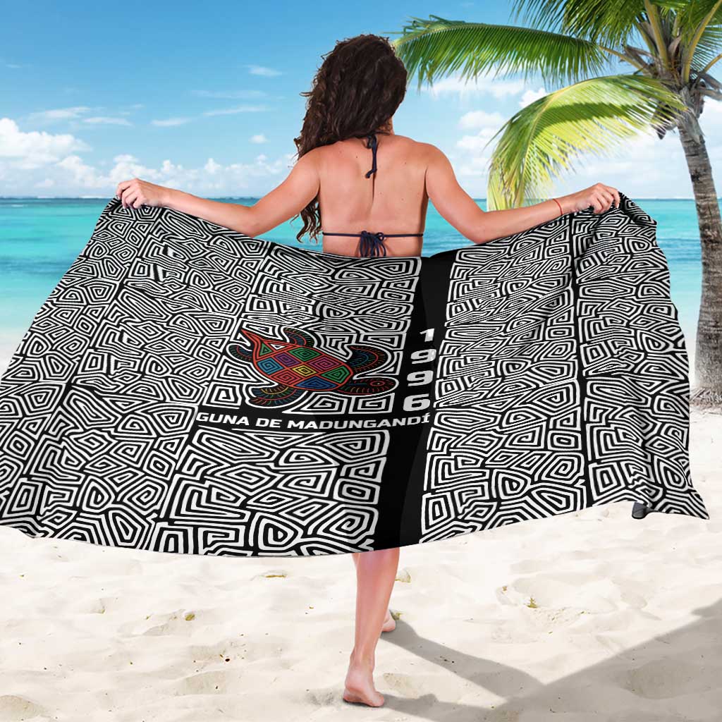 Indigenous Regions of Panama Guna de Madungandí Sarong with Colorful Turtle and Black White Geometric Pattern - Wonder Print Shop