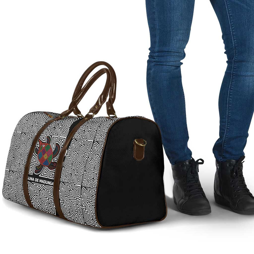 Indigenous Regions of Panama Guna de Madungandí Travel Bag with Colorful Turtle and Black White Geometric Pattern - Wonder Print Shop