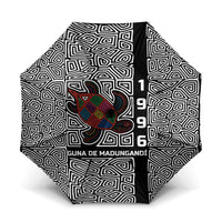 Indigenous Regions of Panama Guna de Madungandí Umbrella with Colorful Turtle and Black White Geometric Pattern - Wonder Print Shop