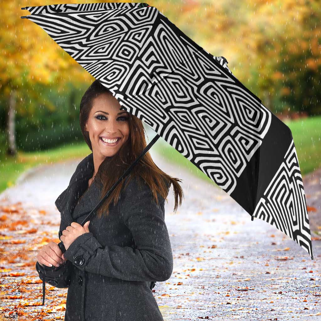 Indigenous Regions of Panama Guna de Madungandí Umbrella with Colorful Turtle and Black White Geometric Pattern - Wonder Print Shop