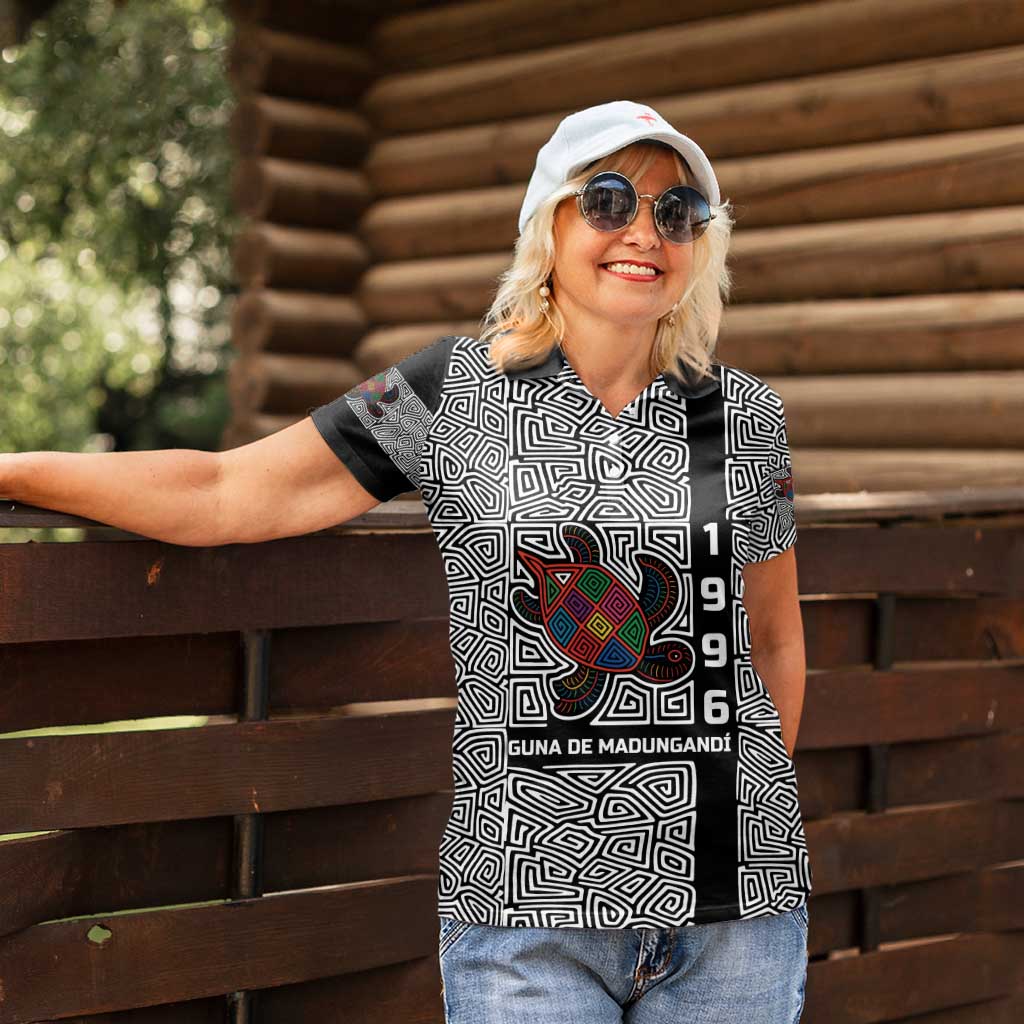 Indigenous Regions of Panama Guna de Madungandí Women Polo Shirt with Colorful Turtle and Black White Geometric Pattern - Wonder Print Shop