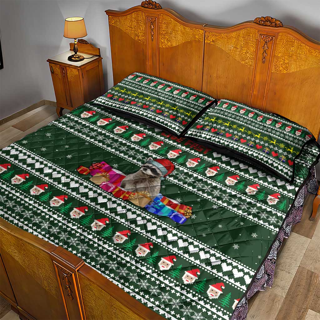 Sloth Christmas Quilt Bed Set with Santa Hat, Presents, and Festive Pattern - Wonder Print Shop
