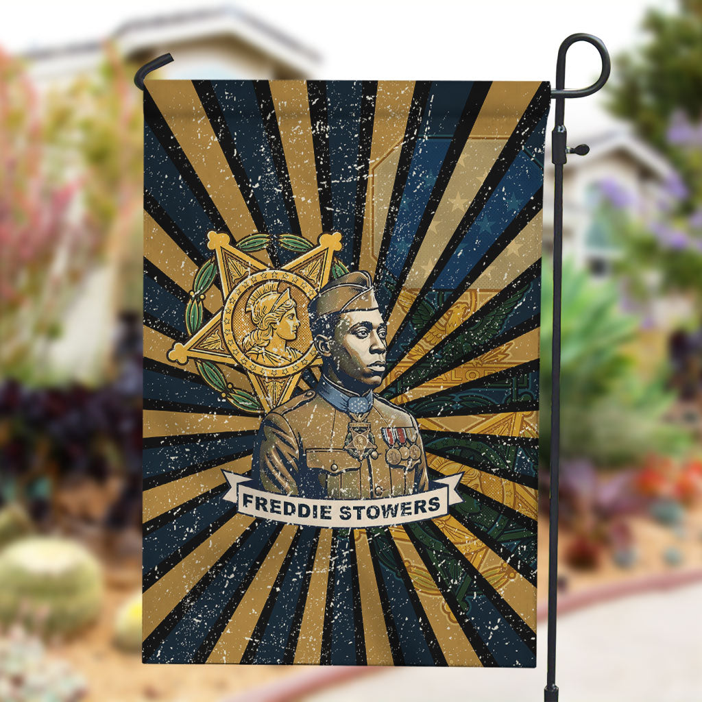 Freddie Stowers Garden Flag Medal Of Honor Hero - Vintage Retro Sunburst - Military Valor Heritage
