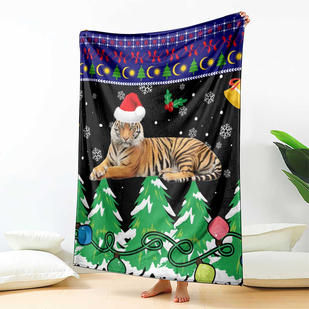 Malaysia Christmas Blanket with Tiger Santa Hat Snowflakes and Holiday Tree Pattern - Wonder Print Shop