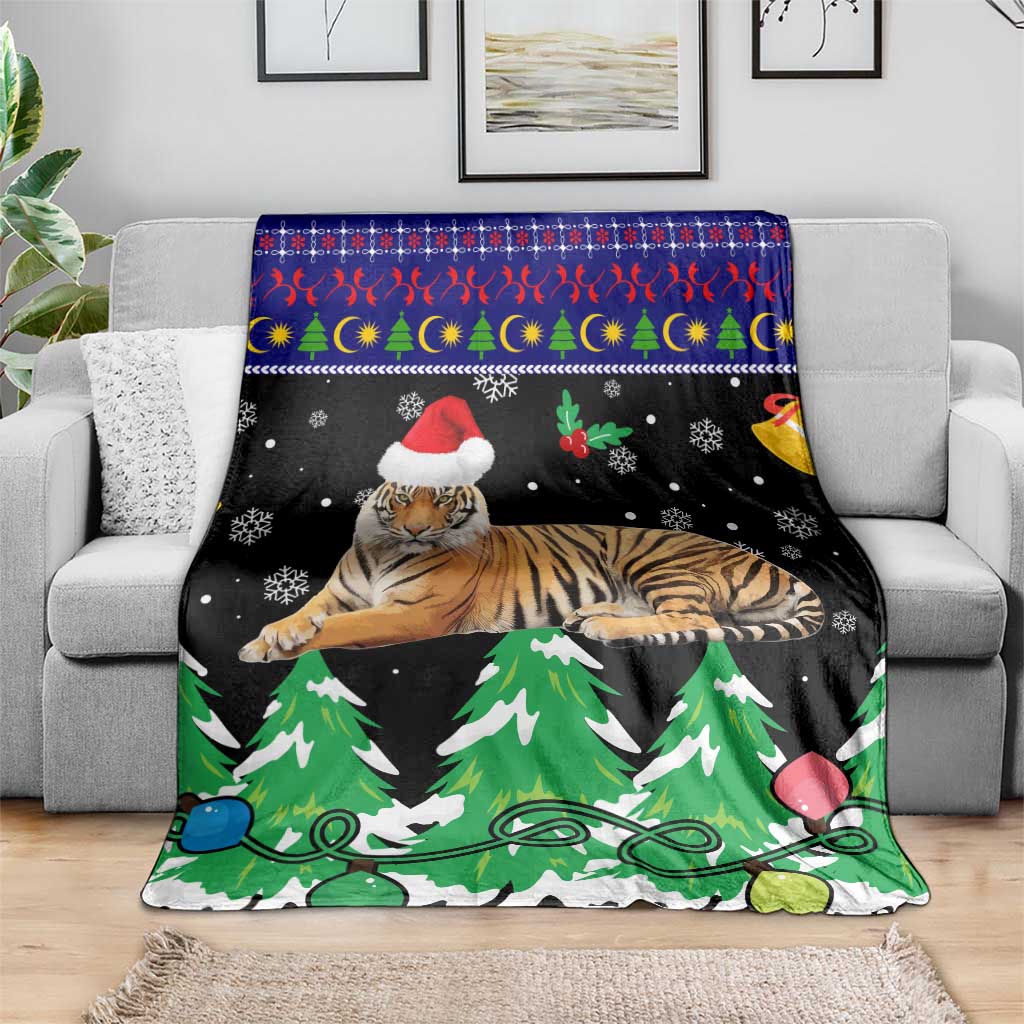Malaysia Christmas Blanket with Tiger Santa Hat Snowflakes and Holiday Tree Pattern - Wonder Print Shop