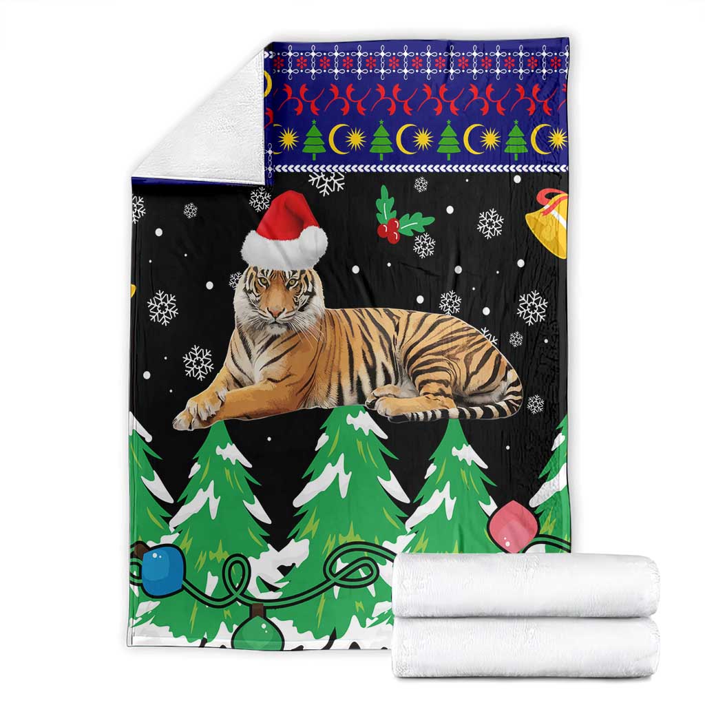 Malaysia Christmas Blanket with Tiger Santa Hat Snowflakes and Holiday Tree Pattern - Wonder Print Shop