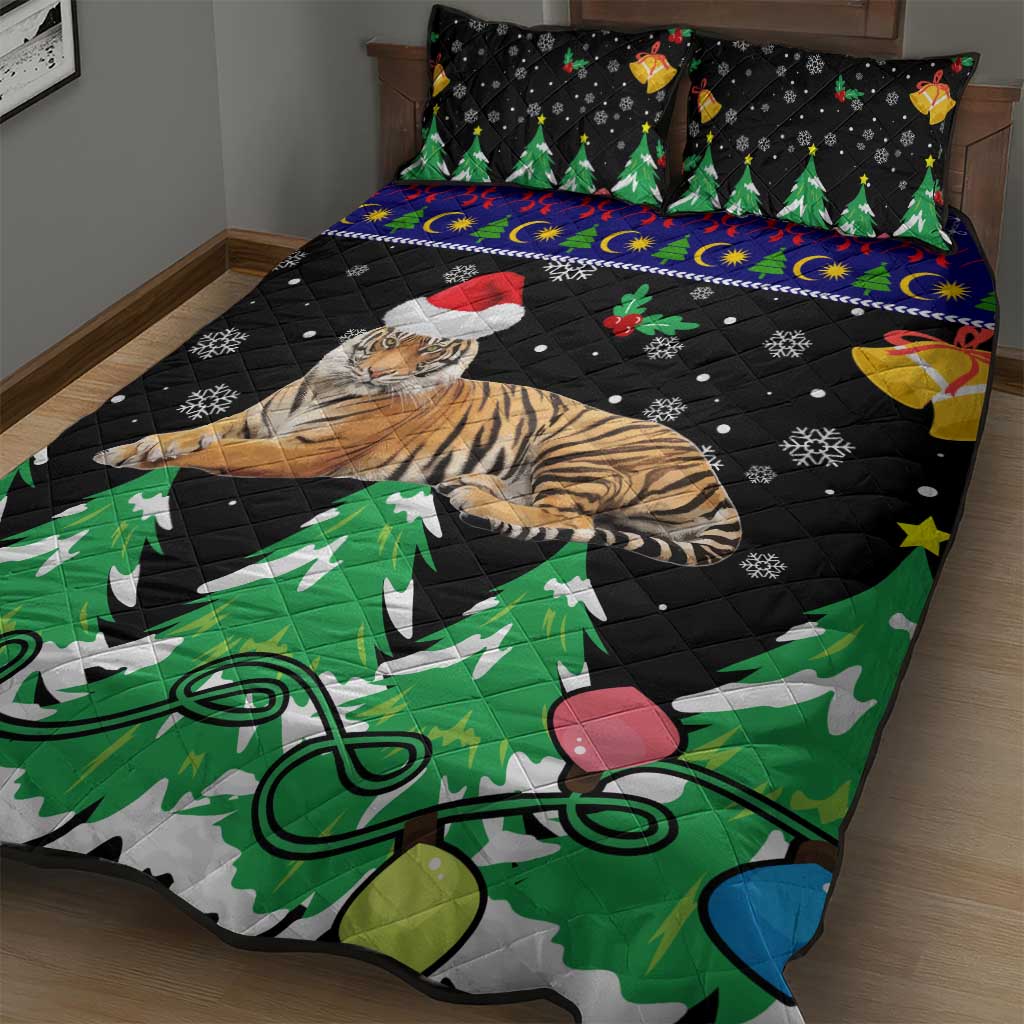 Malaysia Christmas Quilt Bed Set with Tiger Santa Hat Snowflakes and Holiday Tree Pattern - Wonder Print Shop