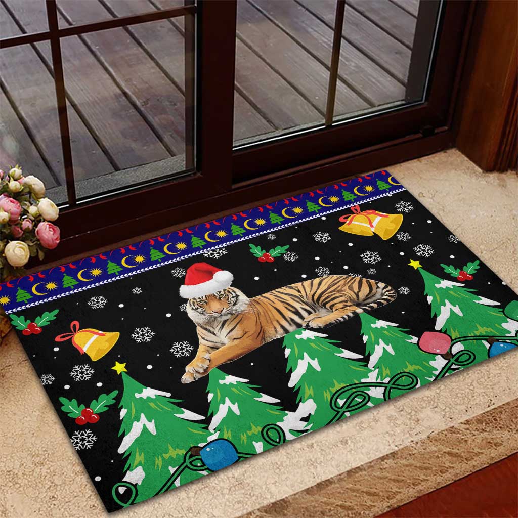 Malaysia Christmas Rubber Doormat with Tiger Santa Hat Snowflakes and Holiday Tree Pattern - Wonder Print Shop
