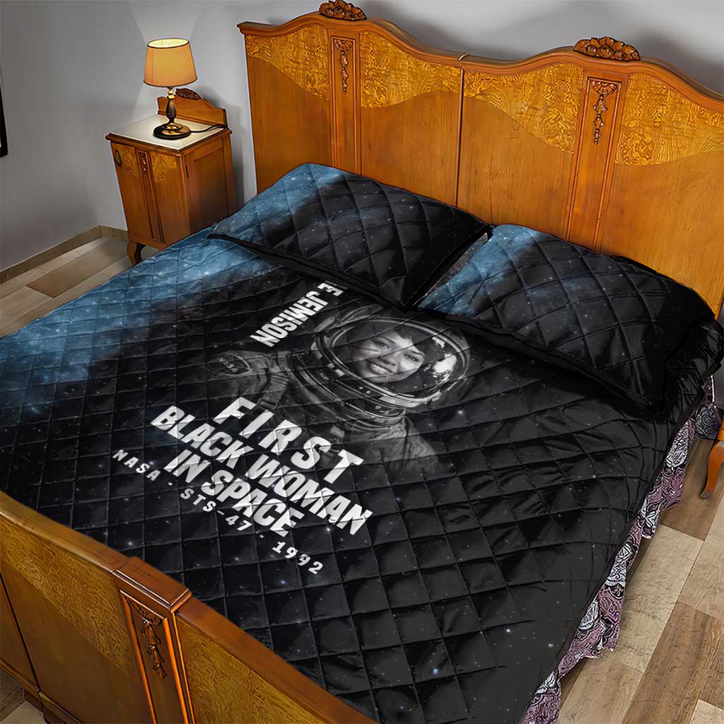 Mae Jemison Quilt Bed Set with NASA Spacesuit Portrait, First Black Woman - Wonder Print Shop