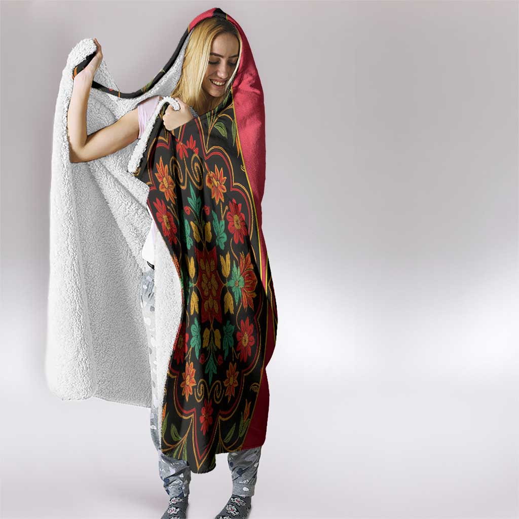 Azerbaijan Folk Floral Hooded Blanket with Traditional Carpet-Inspired Pattern