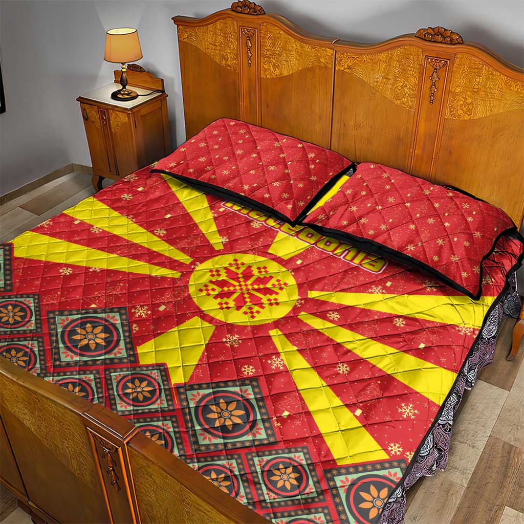 Macedonia Christmas Quilt Bed Set with Yellow Sun, Santa, and Festive Tree Motif - Wonder Print Shop