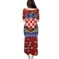 Croatia Christmas Puletasi with Santa Sleigh Presents and Red Checkered Crest - Wonder Print Shop