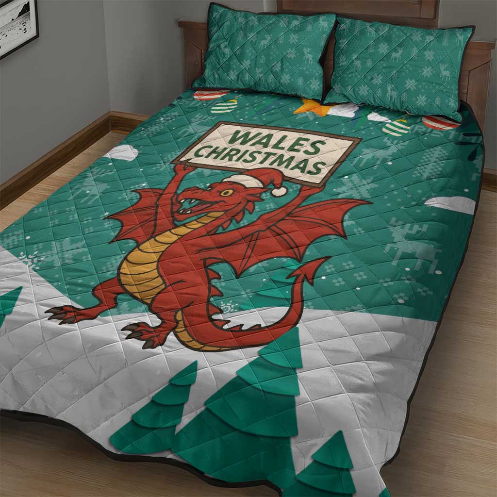 Wales Christmas Quilt Bed Set with Red Dragon Santa Sleigh and Festive Green Snowflake - Wonder Print Shop
