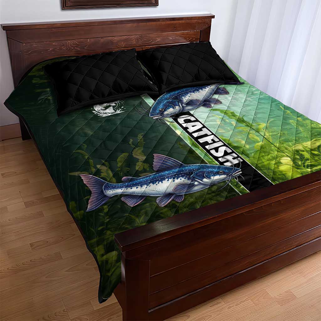 Catfish Fishing Quilt Bed Set with Underwater River Scene and Green Aquatic Pattern - Wonder Print Shop