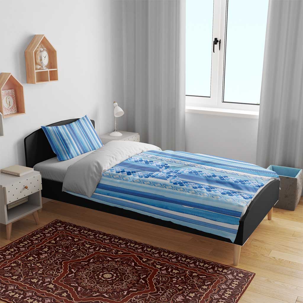 Tunisian Mosaic Pattern Bedding Set with Blue Stripes and Traditional Tile Design