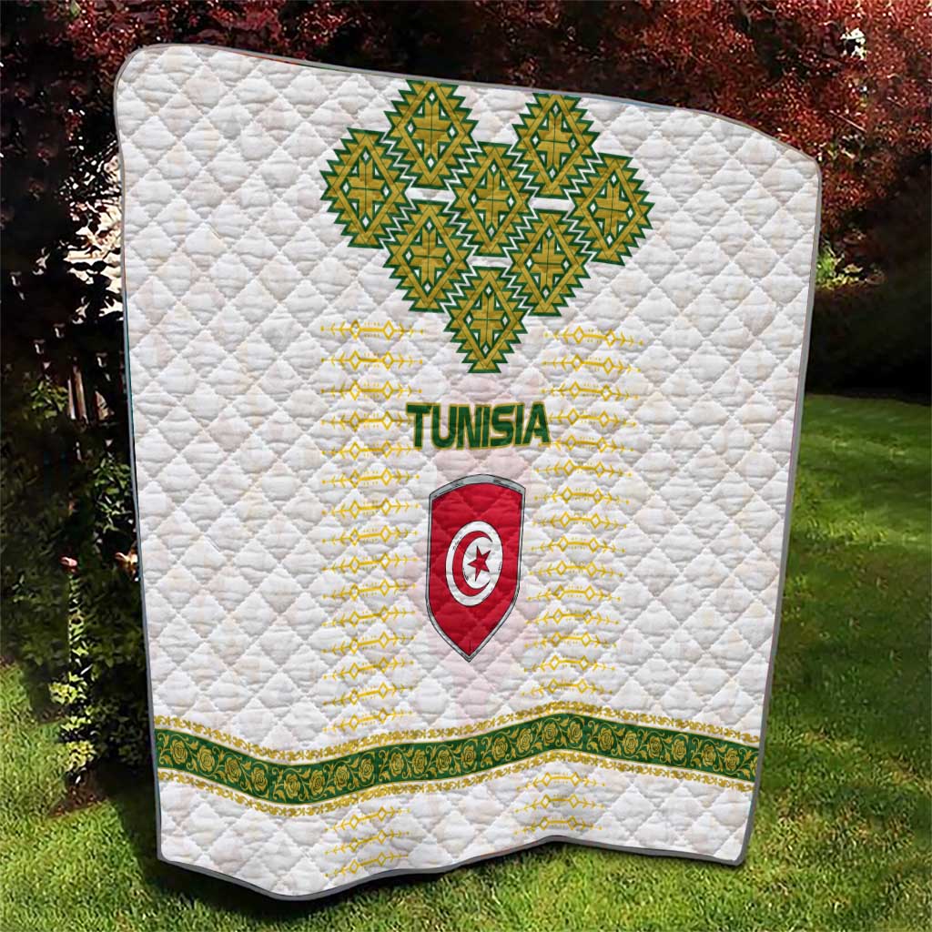 Tunisia Flag Traditional Tribal Pattern Green and White Pullover Quilt with National Crest and Emblem