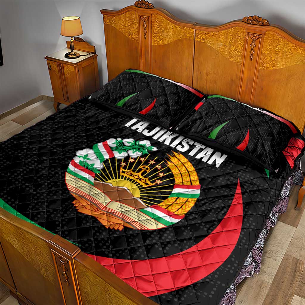 Tajikistan National Emblem Quilt Bed Set with Black Red Green Tribal Pattern