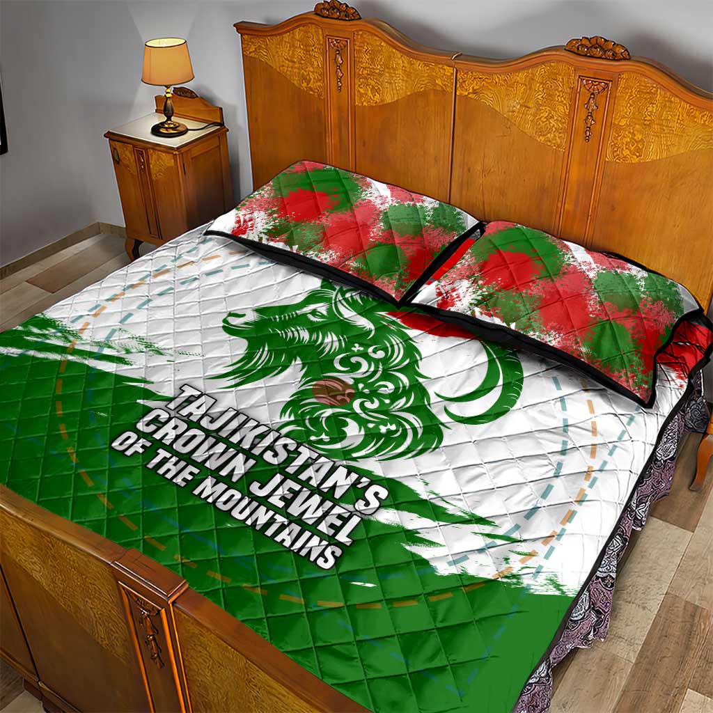 Tajikistan Quilt Bed Set Markhor with Red Green White Brushstroke Flag with Mountain Goat Design