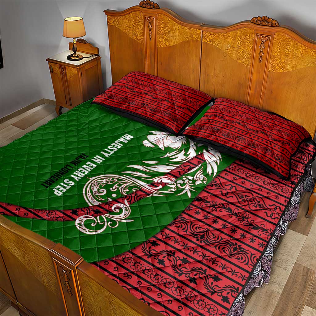 Tajikistan Green Lion Quilt Bed Set with Red Folk Pattern with Majestic Script