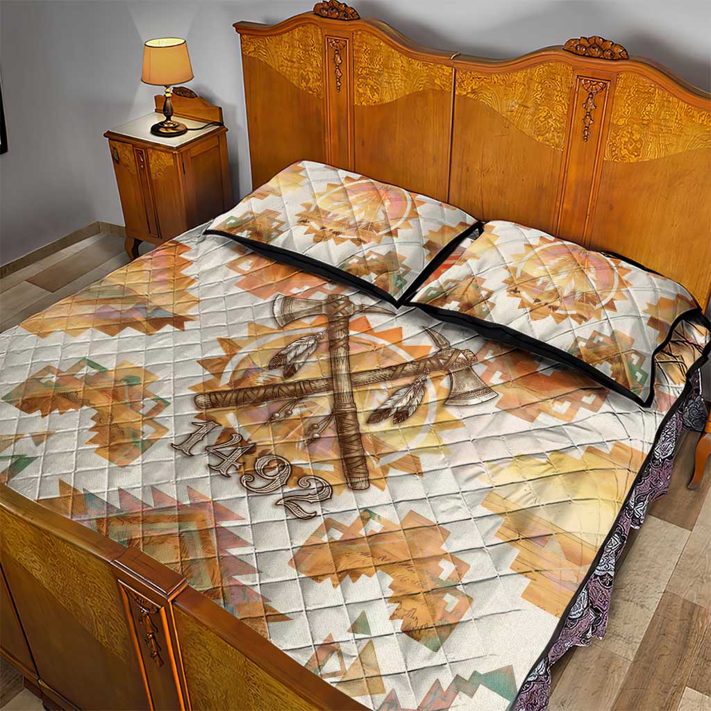 Native American Headdress and Tomahawk Quilt Bed Set with 1492 Symbolic Date Traditional Feather Motif Indigenous Heritage - Wonder Print Shop