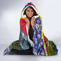 Andorra Hooded Blanket with Edelweiss Mountain Landscape Design - Wonder Print Shop