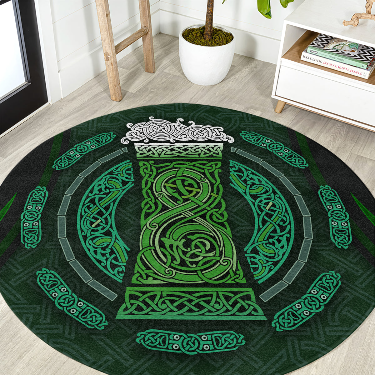 Beer Cup Pattern And Celtic Circle Green Round Carpet