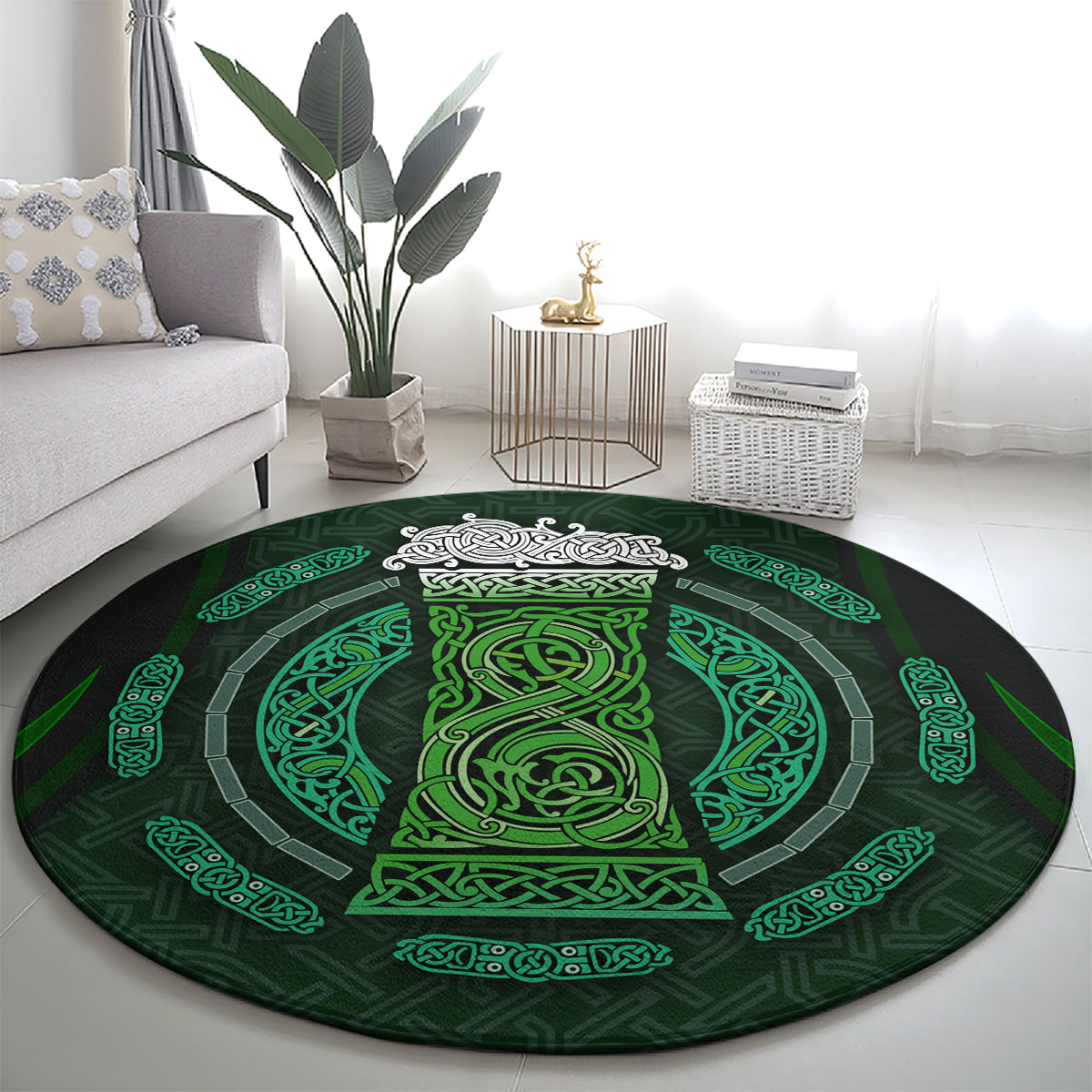 Beer Cup Pattern And Celtic Circle Green Round Carpet